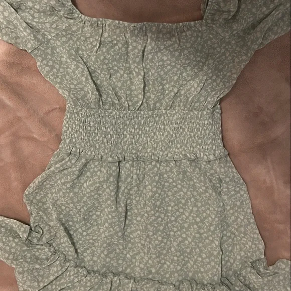 Trixxi Casual Dress in Light Green Floral - Picture 3 of 3